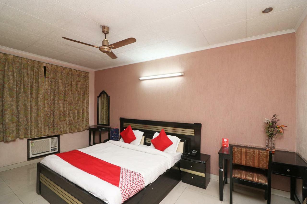 Oyo 24672 Bharat Guest House Delhi  Exterior photo